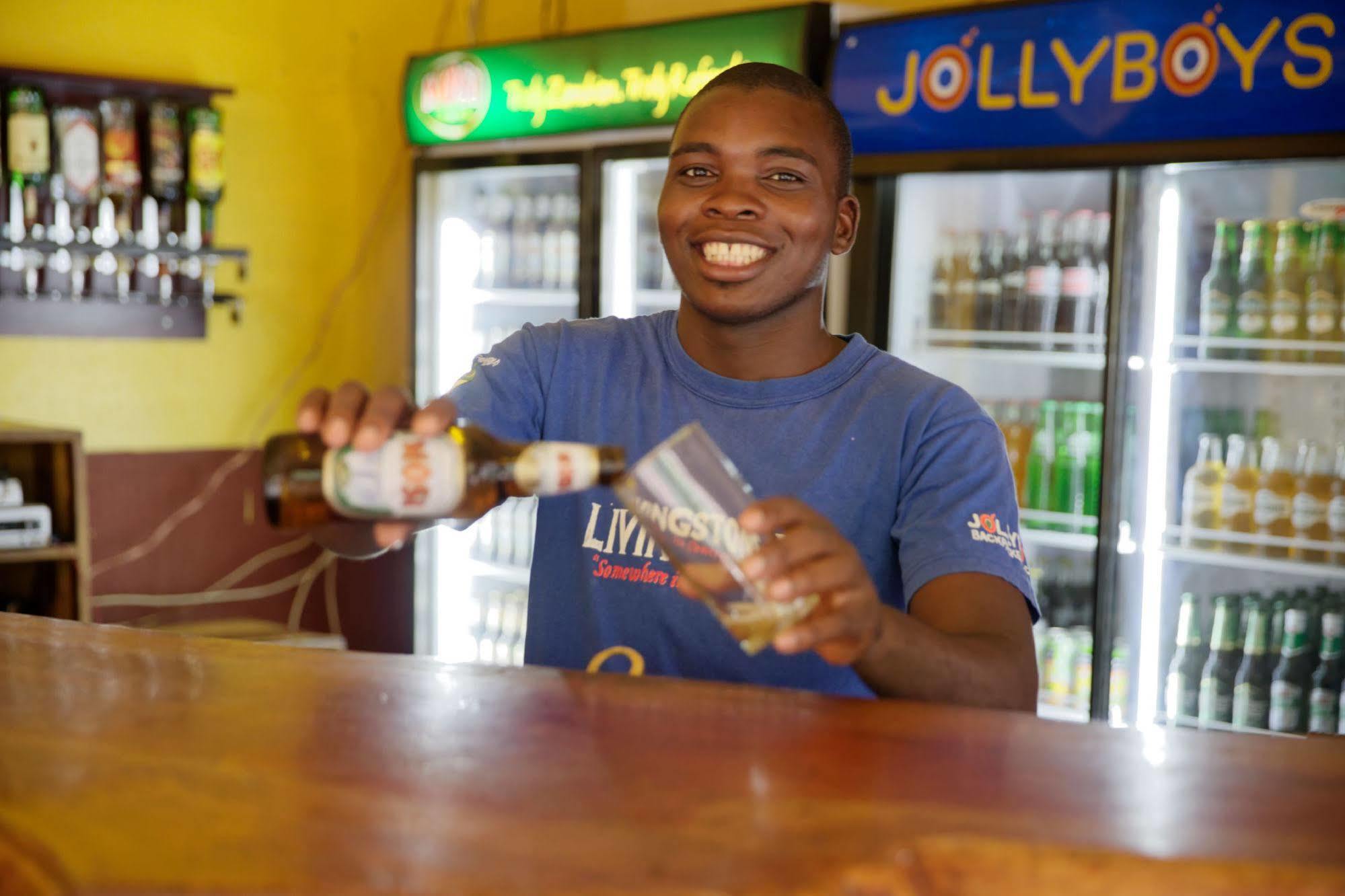 بيت شباب Jollyboys Backpackers ليفينغستون المظهر الخارجي الصورة